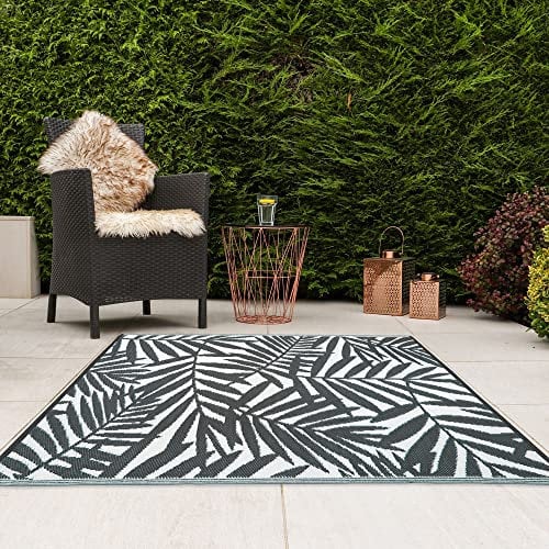 JVL Lightweight Reversible Plastic Woven Outdoor Rug, 120x170cm, Leaves, Grey/White