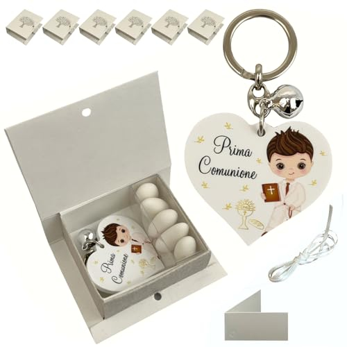 Regalami.shop, 6 portachiavi per bomboniera Prima Comunione Bimbo completa di scatola, nastrino bianco, bigliettino e portaconfetti (portachiavi bimbo)