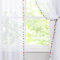 Treatmentex Boho Gardinen mit bunten Pompons Gardinen Ösen 140 cm Breite Transparent Gardinen mit Quasten Gardinen Voile Ösenschal Dekoschal für Wohnzimmer Schlafzimmer,2 Stücke(140 x225 cm,Weiß)