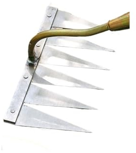 Jäten, Hacke, Rechen, Bauernhof-Werkzeug, Vertikutierer, Artefakt, landwirtschaftliche Werkzeuge, Zahn, Nagel, Egge, Metall, Gartenarbeit