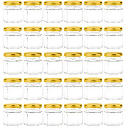 Tebery Lot de 30 mini bocaux hexagonaux en verre de avec couvercles dorés et étiquettes, pots à miel pour épices, cadeaux, cadeaux de fête de mariage, bricolage et plus encore, 45 ml
