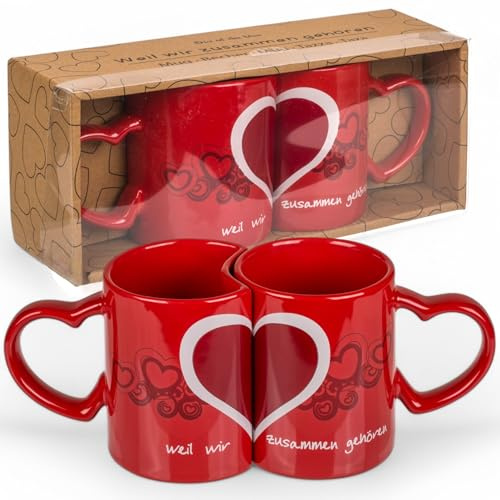 MIJOMA Doppel-Becher Set Weil wir zusammen gehören – 2er Kaffeebecher mit Herzgriff, Steingut, 8,3 cm, spülmaschinen- & mikrowellengeeignet, Henkelbecher für Paare