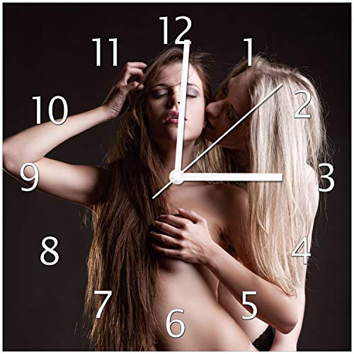 Wallario Design-Wanduhr Sexy Lesben-Erotik : Zwei nackte Junge küssende Frauen aus Glas, Motiv-Uhr Größe 30 x 30 cm, weiße Zeiger