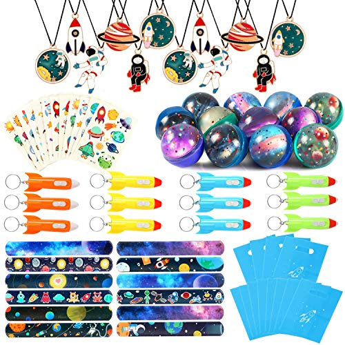 vamei 72 pcs Fête D'anniversaire pour Garçon Outer Espace Partie Fournitures avec Slap Bracelet Fusée Astronaute Lune Porte-clés Espace Autocollants Enfants Partie Sac Remplisseurs