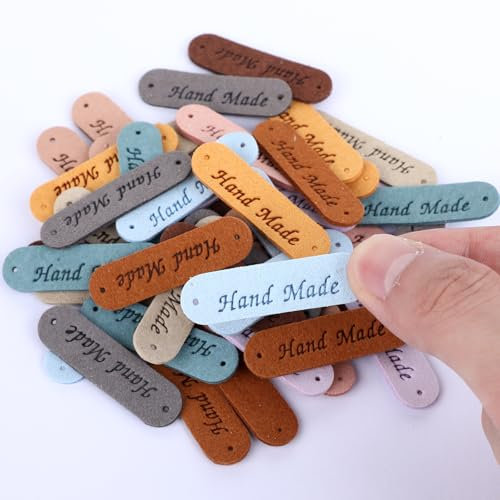 Sliverdew 50 Stück Handmade Label Handgefertigte Lederetiketten zum annähen Mikrofaser Lederetiketten Mit Löchern Mit Liebes Herz Lederetiketten Labels Zum Annähen, 10 Farben, Rechteck