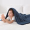 Huloo Sleep Kinder-Gewichtsdecke, Doppelbett, 2,3 kg, Marineblau, atmungsaktiv, weich, Minky, gewichtete Überwurfdecke für alle Jahreszeiten, schwere Decke mit Premium-Glasperlen