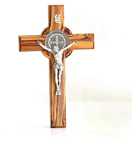 KASSIS Crocifisso di San Benedetto fatto a mano - Croce da parete in legno d'ulivo 20 cm - Regalo per nascita, battesimo, cresima e comunione - Decorazioni religiose per la casa