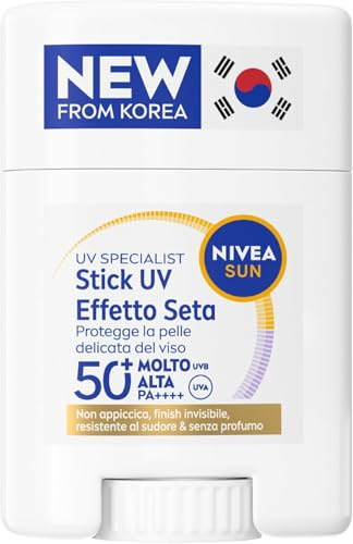 NIVEA SUN UV Viso Specialist Stick UV Effetto Seta SPF 50+ 15 g, Stick solare 50 viso per un'applicazione on-the-go, Protezione solare viso ultra-leggera e invisibile, Skincare coreana senza profumo | Applicazione on-the-go, Ultra-leggera e invisibile, Skincare coreana, Senza profumo