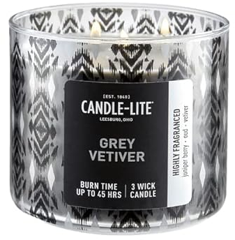 Candle-lite ® 3-Docht Duftkerze im Glas - Grey Vetiver (396g) - Der Frische Wohlfühlduft für dein Zuhause - Duftkerze mit bis zu 45h Brenndauer