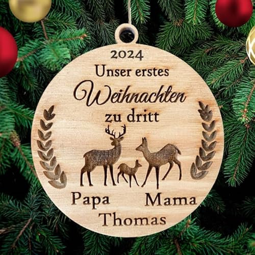Personalisierte Unser Erstes Weihnachten zu dritt mit Namen Christbaumschmuck mit Namen Weihnachtsdeko aus Holz Weihnachtsbaum Deko Weihnachtsdekoration Ornament Weihnachtsbaumschmuck