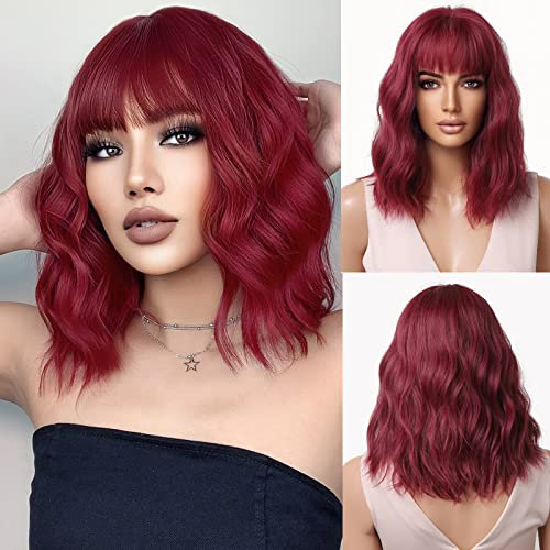Esmee Kurze Welle Rot Bob Perücken mit Pony Schulter Länge Burgund Perücke Lockige Gewellte Synthetische Cosplay Perücken für Frauen