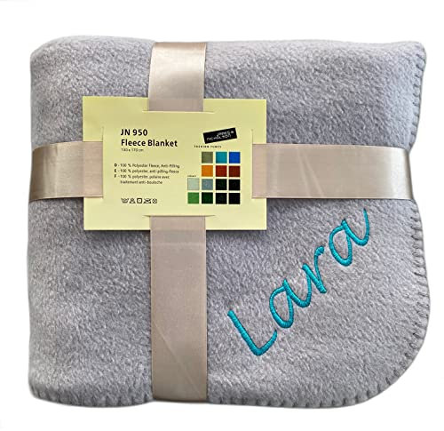 Schnoschi graue Fleece Kuscheldecke mit Namen Bestickt 170 x 130 cm Sofadecke Fleecedecke warme Decke