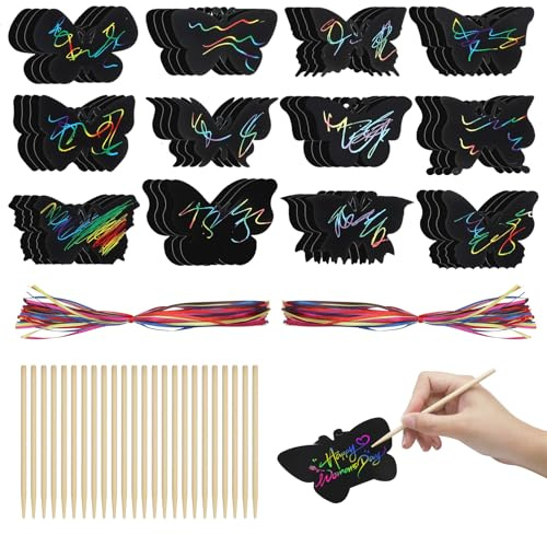 UOCAI 48 Stück Kratzbilder Schmetterlinge Set, 12 Styles Regenbogen Kratzpapier Kratzbilder für Kinder mit Holzstift und Band Schmetterling Basteln DIY Scratch Painting Art Kindergeburtstag Mitgebsel
