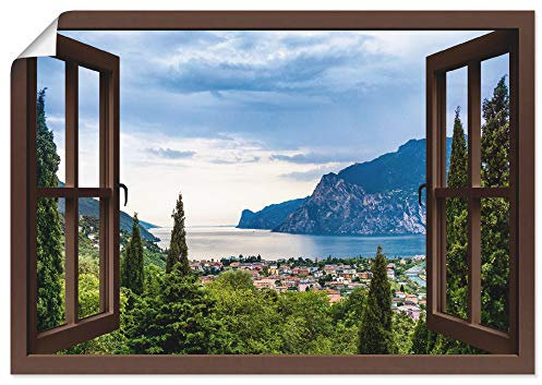 ARTLAND Wanddeko Poster & Kunstdrucke Wandposter Querformat Fensterblick Gardasee Landschaft See Natur Berge Italien U1TU