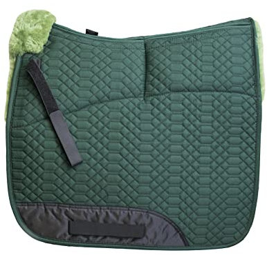 Engel Reitsport | SCHABRA1AP-D-GRU-GRU | Schabracke | Aufpolster Korrektur | Steppstoff | Lammfell im Sattelbereich | Half Lined |Fellkranz vorne | Dressur | Stoff grün Fell grün
