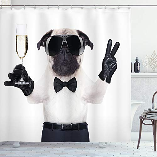 ABAKUHAUS Mops Duschvorhang, Hund Feiern Alkohol, Stoffliches Gewebe Badezimmerdekorationsset mit Haken, 175 x 200 cm, Weiß Schwarz Creme