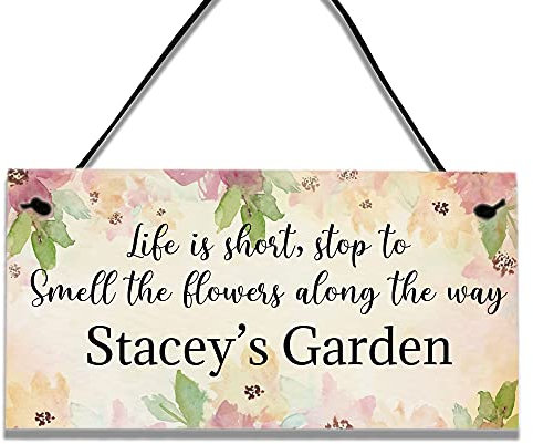 GuteGifts Personalised with Any Name Floral Garden Sign Summer House Plaque Home Decoration Outdoor Hanging Sign with Quote