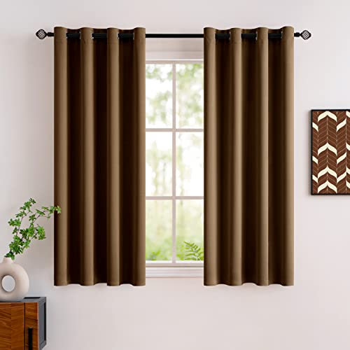 MIULEE Vorhang Kurz Fenster mit Ösen, Verdunkelungsvorhänge Braun für Kleine Fenster, Gardinen Verdunkelung Modern Wohnzimmer Schlafzimmer, 2er Set Weicher Abdunkelnde Vorhänge, Jeder 137X117 cm