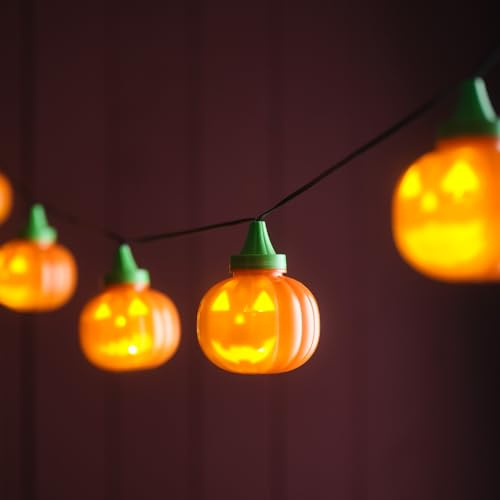 Lights4fun Animierte Halloween-Kürbis-Lichterkette mit gruseligen Gesichtern – 6 warmweiße LEDs an 1,5 m schwarzem Kabel – Innen- & Außenbeleuchtung – batteriebetrieben mit Timerfunktion