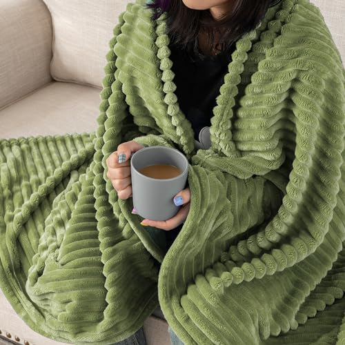 EMEMA Kuscheldecke Fleecedecke Flanell Decke Einfarbig Wohndecken Couchdecke Flauschig Überwurf Mikrofaser Tagesdecke Sofadecke Blanket Für Bett Sofa Schlafzimmer 150x200 cm Olivgrün