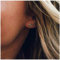 Allereya Bohemia Winzige Welle Ohrringe Gold - Ozeanwelle Ohrstecker für Sommer Strand Meer - Minimalistische Schmuck für Frauen, Mädchen und Surfer Liebhaber Geschenke