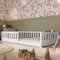 Crazy Pine Kinderbett 100x200 cm – Massives Montessori Bodenbett aus Holz in Weiß mit Rausfallschutz – Sicheres Kleinkindbett – Skandinavisches Design, Leichte Montage - Crazy Basic