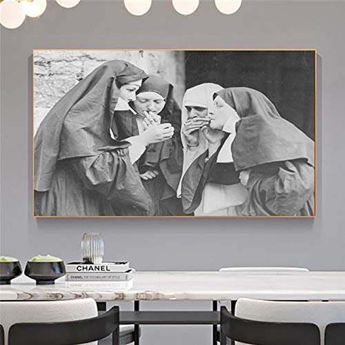 Smoking Nuns Prints Vintage Photo Black and White Poster Funny Wall Canvas Painting Picture Weird Living Room Office Decor 70x100cm Innenrahmen
