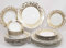 Service de Table en Porcelaine avec Motif Doré, 24 Pièces, Assiettes Plates et Creuses, Bordure Décorative Baroque, Blanc et Or