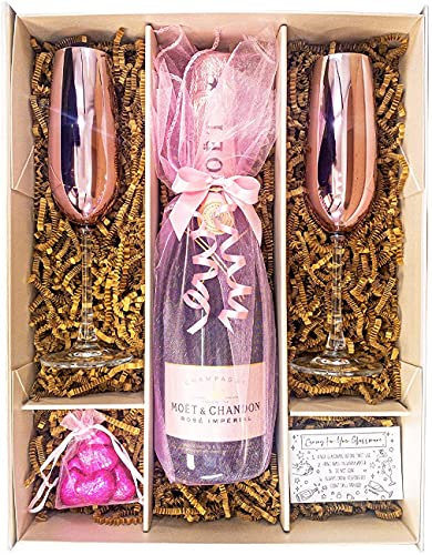 Moët & Chandon Rosé Imperial 75cl Pink Champagne Gift Set with Matching Pink Champagne Flutes, Belgian Chocolates and Gift Box - Pink Champagne Gift for Women, Mum and Birthdays (Pink Tops)