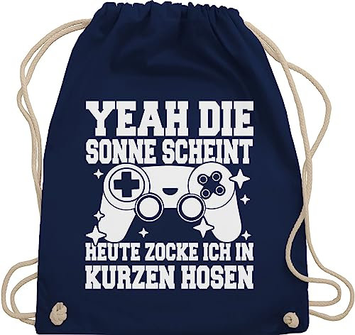 Turnbeutel Rucksack - Nerd Geschenke - Yeah die Sonne scheint! Heute zocke ich in kurzen Hosen - weiß - Unisize - Navy Blau - gaming geschenk zocker gamer beutel für computer nerds zocken datteln