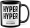 HYPER HYPER Tasse mit Spruch bald ist Feierabend Kaffeetasse lustig 90er Rave Kaffee-Becher Arbeit lustig Geschenkidee Kollegen Humor Scooter Büro Tasse Witz Geschenk Kollegin Kollege (Schwarz)
