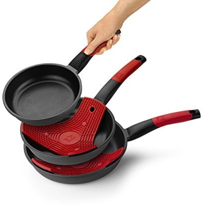 BRA Premiere | Set de 3 sartenes 18-22-26 cm, Aluminio Fundido Antiadherente, aptas para Todo Tipo de cocinas, Incluido inducción, Color Negro con Silicona Roja, fudido, 28 cm