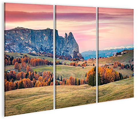 Bild Bilder auf Leinwand Unglaublicher Sonnenaufgang auf der Seiser ALM mit schönen gelben Lärchen und Schlern im Hintergrund. Bunter Herbstmorgen in den Dolomiten, Ort St. Ulrich, Italien,