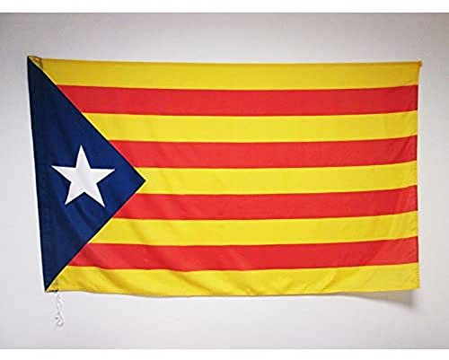 - Bandera Cataluña Estelada Blava - 150 x 90 cm - Bandera catalana independiente con manga - 100% poliéster - Resistente a la decoloración - Colores vivos - 3 x 5 pies - 3 x 5 pies