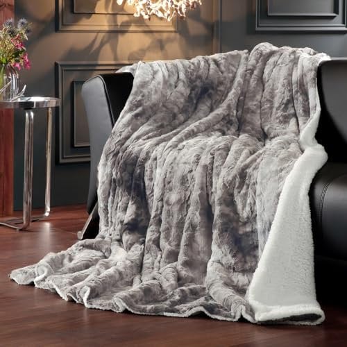 Delindo Lifestyle® Webpelzdecke Kingston GRAU, kuschelige Kunstfell Wohndecke, flauschig weiche Kuscheldecke XXL mit Lammfelloptik, 220x240 cm
