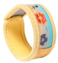 Biosynex Parakito – Pulsera antimosquitos recargable – 2 recambios incluidos – 1 mes de uso – Sin deet – Tamaño Junior 3+ (Piratas)