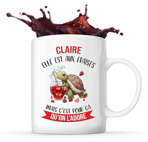 Mug Claire Elle est aux fraises | Tasse Prénom Cadeau Anniversaire Noël Humour