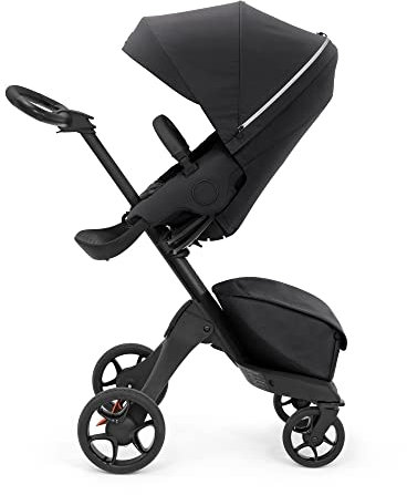 Stokke Xplory X, Noir - Poussette de luxe - Réglable pour le confort de bébé et des parents - Rembourrage, harnais et fermeture éclair réfléchissante pour plus de sécurité - Se plie en un tournemain