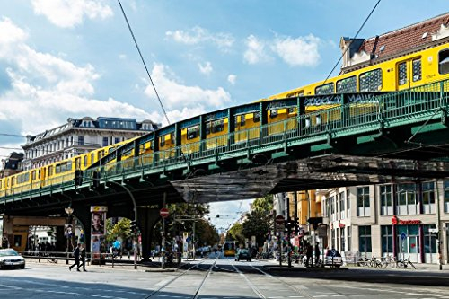 Pixblick - U-Bahn an der Schönhauser Allee in Berlin - Hochwertiges Wandbild - Poster 90 x 60 cm