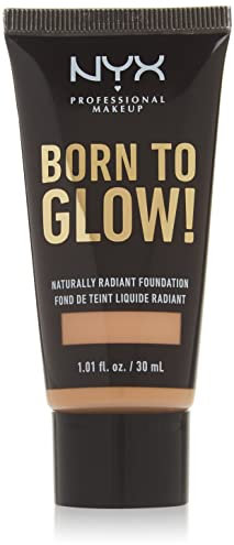 NYX Professional Makeup Born to Glow Radiant Foundation, Schillerndes Finish, Aufbaufähige mittlere Deckkraft, Vegane Formel, Farbton: Natural