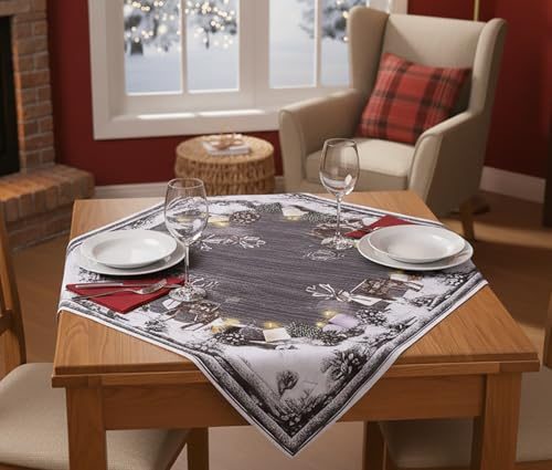 KAMACA Mitteldecke Tischdecke 85x85 cm weihnachtliche Tischdecke mit stimmungsvollem Rentiermotiv Festliche Winterdekoration Küche Esszimmer & Wohnzimmer robust, farbecht, pflegeleicht (Rentiere)