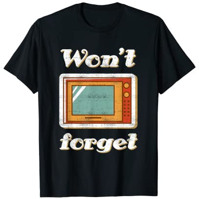 Traje de cita técnica retro para un amante de los gadgets retro Camiseta