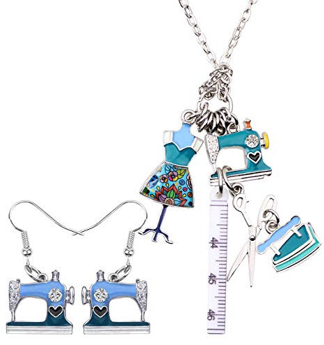 DUOWEI Emaille Nähmaschine Ohrring Halskette Strass Lineal Schere Schneider Eisen Werkzeuge Schmuck Sets Anhänger für Frauen Näherin Schmuck Charms (Blau)
