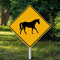 Pferd Xing Crossing Wandkunst Dekor Metallschild Warnschild Vorsicht Pferd Retro Vintage Blechschild Lustige Aluminiumschilder 30,5 x 30,5 cm Geschenkschild für Garten Straße