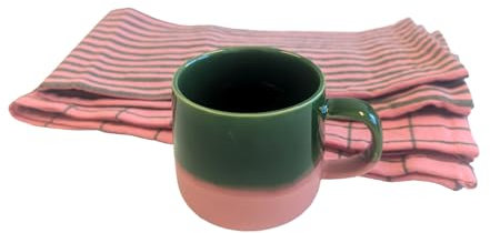Set 3-teilig - Keramik-Tasse & 2 Geschirrtücher, Tasse für Kaffee, Tee, Kakao, Cappuccino Kaffeebecher aus Steingut - 390 ml, Geschirrtuch aus 100% Baumwolle, 50 x 70 cm. Farbe: Vintage Pink