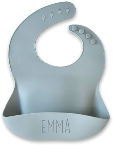 Bavaglino in silicone personalizzato con nome - Stellasticker - Testo inciso nel silicone ultra resistente e vasca raccogli cibo. Resistente in lavastoviglie (Azzurro)