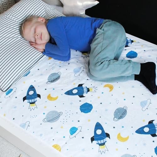 Hygge Sheets® Potty Training Bed Pads | 100% Waterproof | Bed Wetting Sheets for Single and Toddler Beds | Non Slip, Easy to Change at Night | Includes Free Children's E-Book | UK Brand | Space
