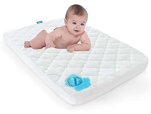 Matratzenschoner für Reisebett, wasserdicht, gesteppt, 97 x 67 cm, passend für alle tragbaren Mini-Kinderbetten, ultraweich, weiß