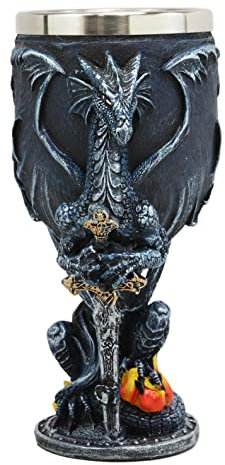 Ebros Himmlischer blauer göttlicher Feuergeflügelter Drache mit Excalibur Schwert, Weinkelch, Kelch, 200 ml Fassungsvermögen, Kunstharz, mittelalterliche Dungeons und Drachen, Alchemie-Dekor