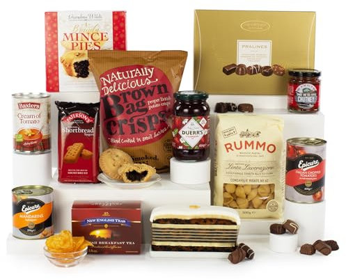 Virginia Hayward Hamper, Festive Family Fayre - Hampers & Gourmet Gifts Delicious Festive Treats and Nibbles Including Fruit Cake, Pasta and Chocolates - Pantry Presents